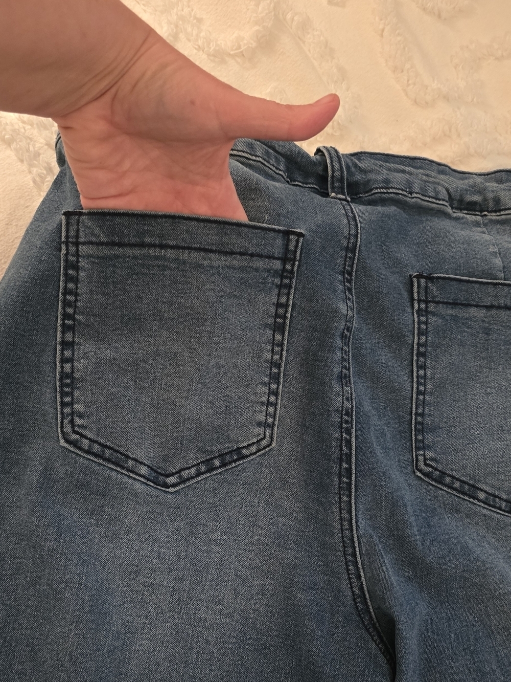 Women's High Rise Wide Leg Jeans, 4 Pocket, Size 14 (310) - Picture 5 of 11
